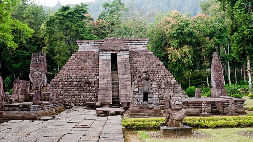 Mengulik Sejarah Candi Sukuh yang Terkenal Akan Keindahannya
