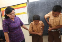 Contoh pendisiplinan siswa saat di sekolah
(Dok. Ist)