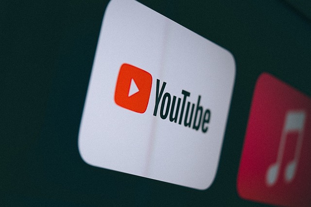 Platform seperti YouTube tidak sepenuhnya bertanggung jawab atas konten, namun wajib mengikuti aturan dan kebijakan yang berlaku.

