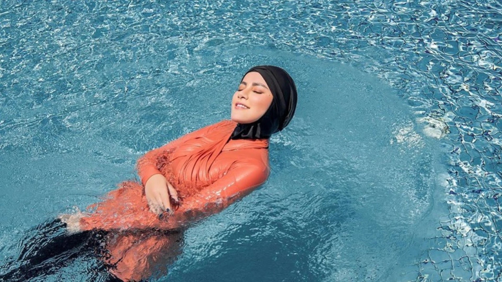 Ingin Berenang dengan Nyaman dan Syar’i? Coba 6 Kolam Renang Khusus Muslimah di Jabodetabek Ini