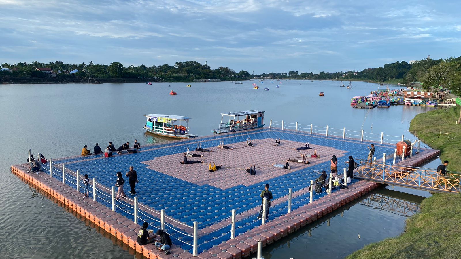 Akhir Tahun dengan Wisata Edukasi di Danau Sipin Jambi