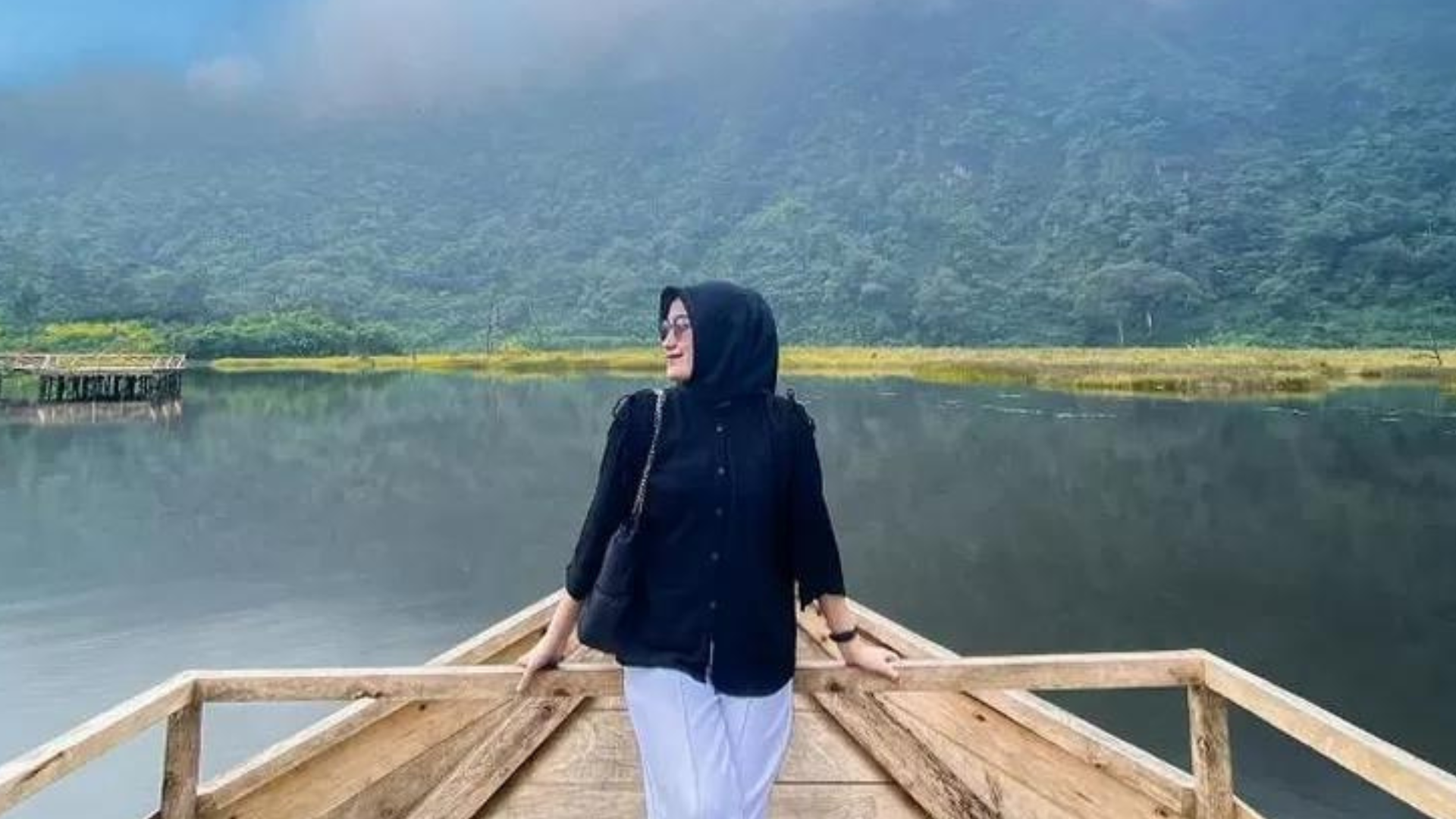 Telaga Mangunan, Keindahan Tersembunyi di Pekalongan