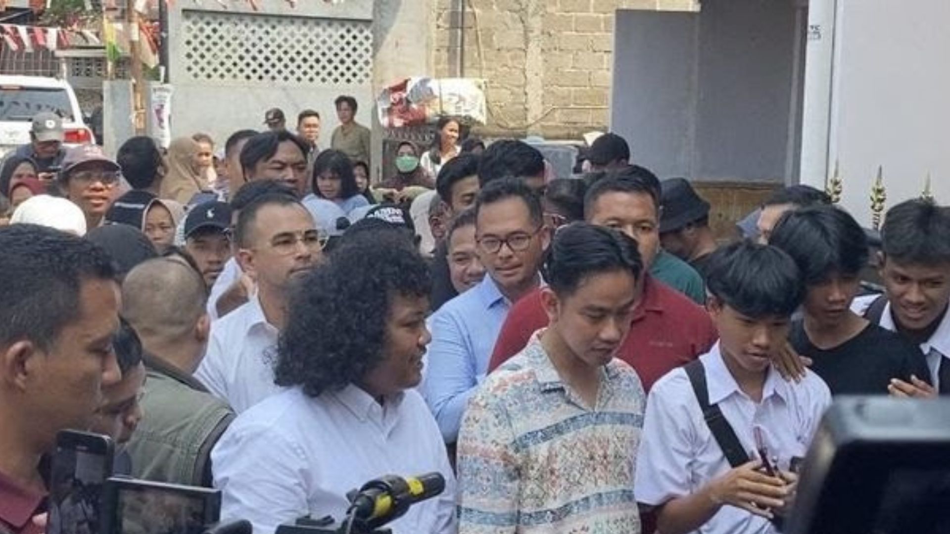 Gibran Rakabuming, Raffi Ahmad hingga Marshel Blusukan, Ada Apa?