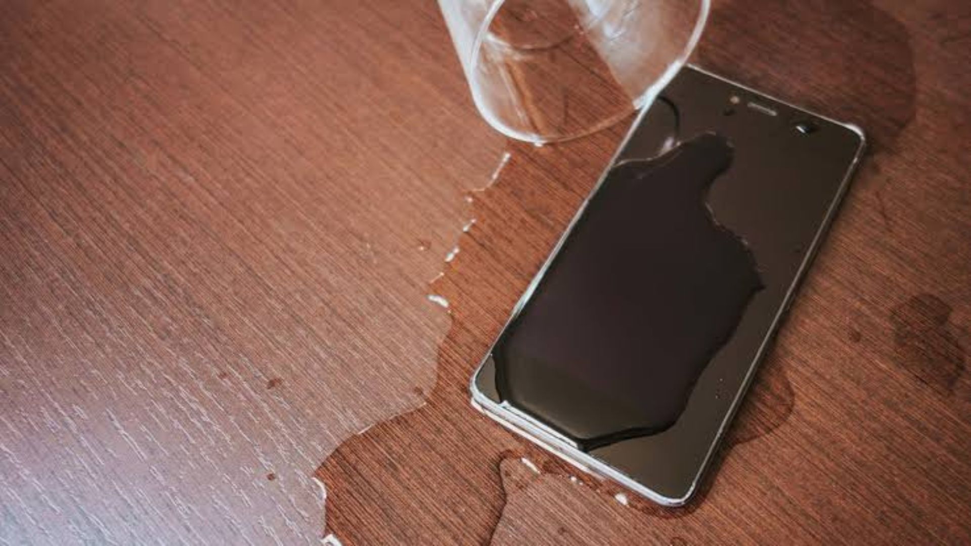 Cara Mengatasi HP Android Kemasukan Air