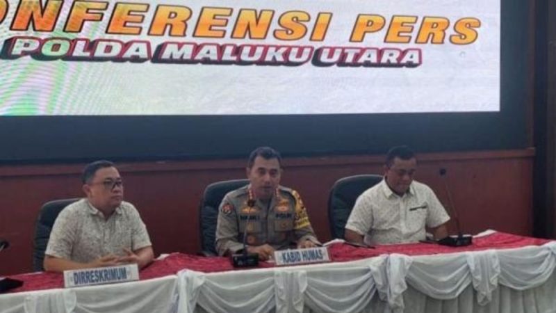 Konferensi per Polda Maluku Utara terkait kasus terbakarnya speedboat Benny (Dok. Ist)