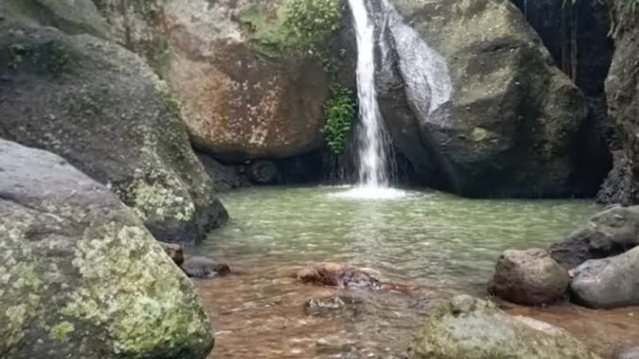 Air Terjun Anom Bandung: Pesona Alam yang Menyegarkan