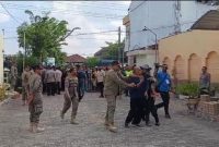 Sopir Kadinsos Madiun Nyaris Dikeroyok (Dok. Ist)