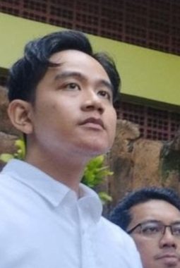 Hasil Mengejutkan! MK Digugat, Denny Indrayana Minta Gibran Didiskualifikasi dari Kursi Wakil Presiden
