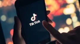 Apa keuntungan memiliki banyak pengikut di TikTok? Dari monetisasi hingga personal branding, temukan berbagai manfaat yang bisa Anda dapatkan di sini!