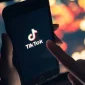 Apa keuntungan memiliki banyak pengikut di TikTok? Dari monetisasi hingga personal branding, temukan berbagai manfaat yang bisa Anda dapatkan di sini!
