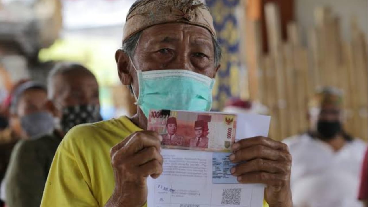 Kriteria Penerima dan Non-Penerima Bansos Kemensos RI: Siapa yang Berhak Mendapatkan Bantuan?
