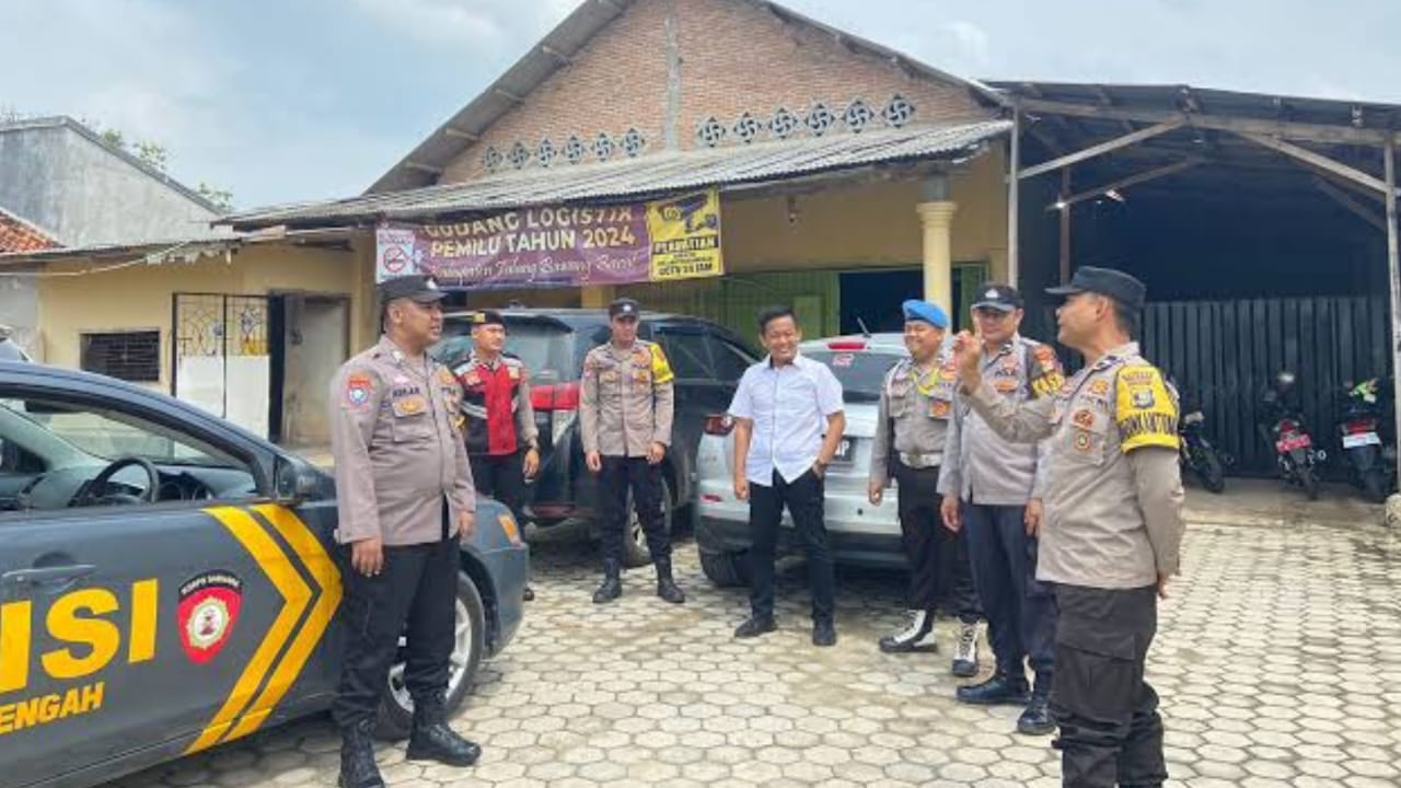 Polres Tubaba Pastikan Keamanan Rapat Pleno Rekapitulasi Pemilu 2024 di Kecamatan Pagar Dewa