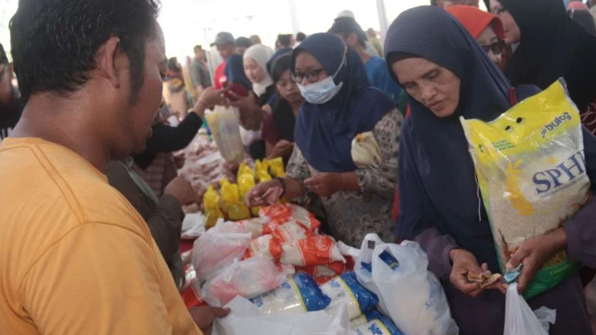 Jelang Nataru Pemprov Jatim Gelar Pasar Murah
