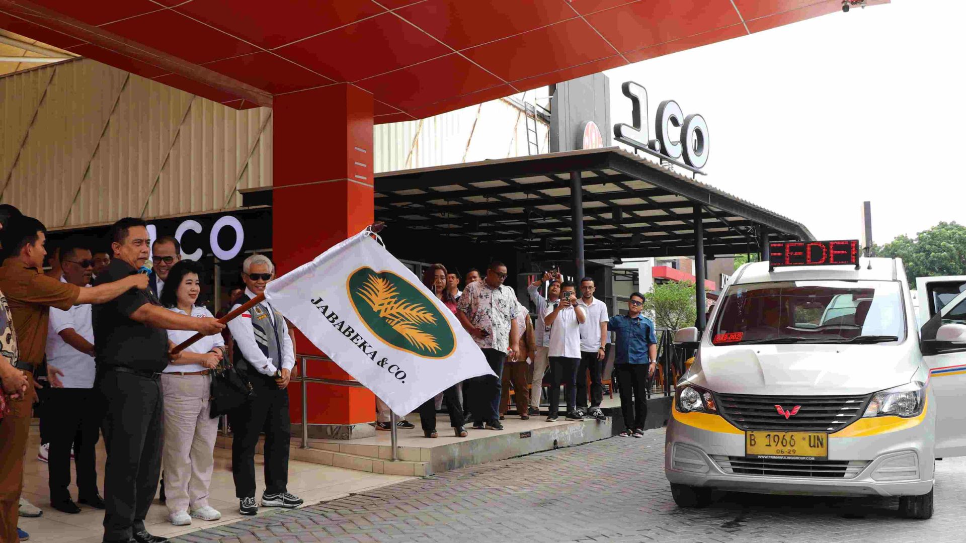 Pemkab Bekasi Resmi Luncurkan Shuttle K-99