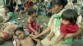 Konflik Sampit adalah kerusuhan antaretnis antara suku Dayak dan Madura pada 2001. Simak latar belakang, penyebab, dan penyelesaian konfliknya di sini.

