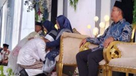 Rika Amiyana dan Suami usai akad nikah (Dok. Ist)