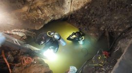 Evakuasi pria tenggelam di saluran air 
(Dok. Ist)