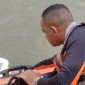 Proses pencarian balita yang hanyut di sungai Surabaya (Dok. Ist)