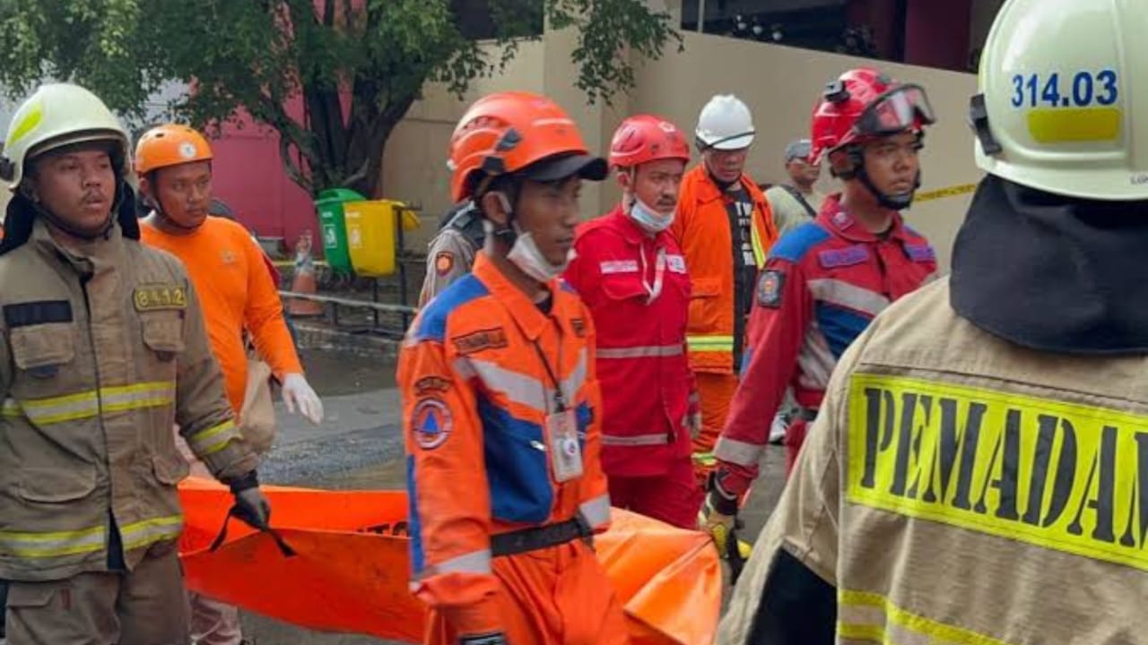 Tragedi Kebakaran Glodok Plaza: Evakuasi Korban dan Proses Identifikasi