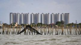 Pagar yang melintas di laut (Dok. Ist)