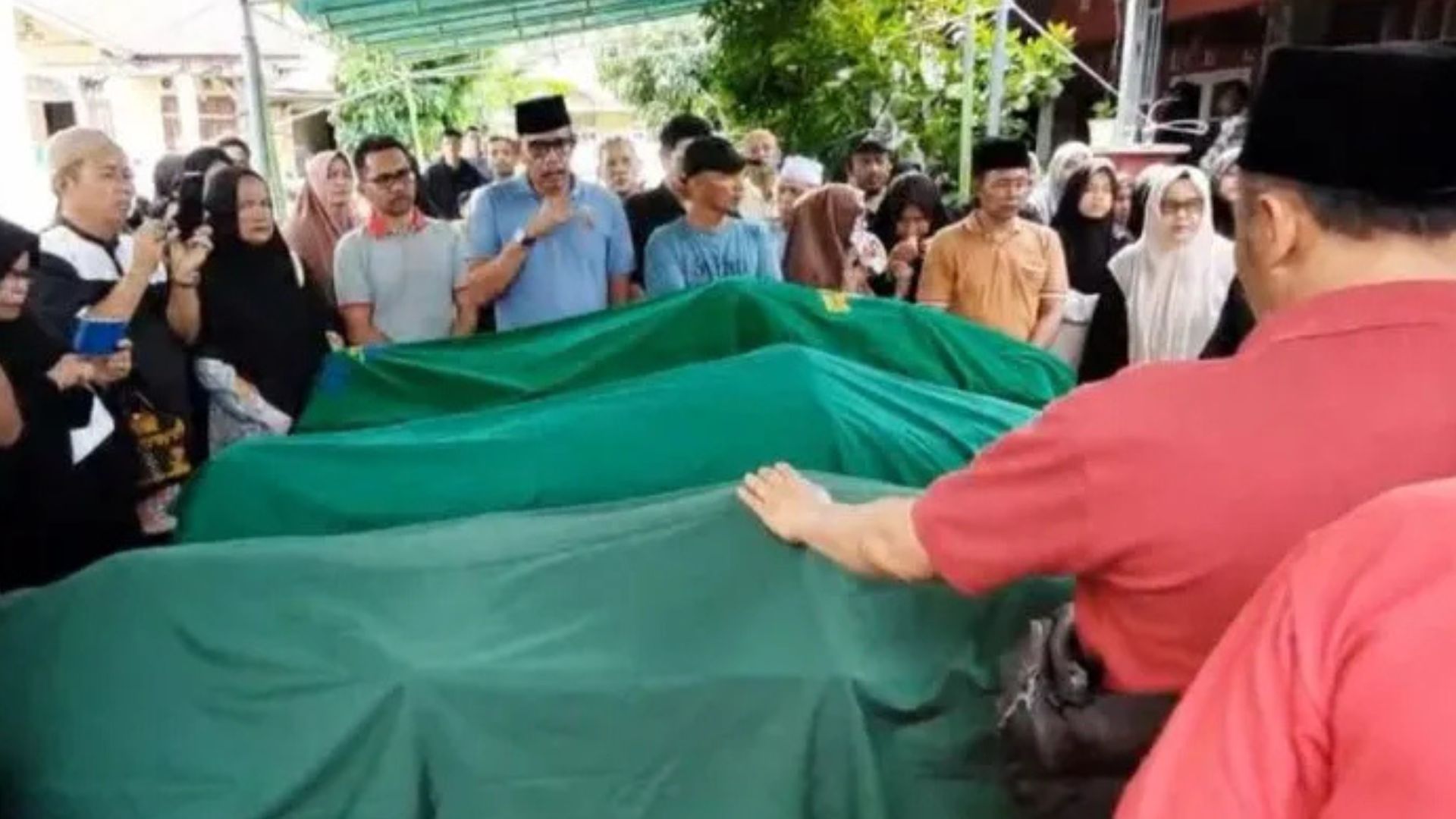 Korban Tabrakan di Pekanbaru Meninggal Semua, Keluarga Minta Pelaku Dihukum Berat
