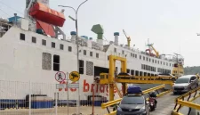 Arus Mudik Lebaran di Pelabuhan Merak Terpantau Lancar