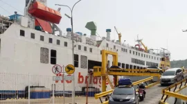 Arus Mudik Lebaran di Pelabuhan Merak Terpantau Lancar