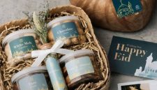 Hampers lebaran dengan teh dan kue (Dok. Ist)