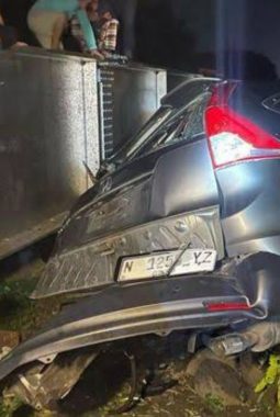 Honda CR-V Tertabrak Kereta di Lamongan, Seluruh Penumpang Selamat Setelah Keluar Tepat Waktu