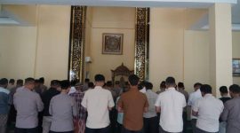 Polres Gresik Gelar Salat Gaib (Dok. Ist)
