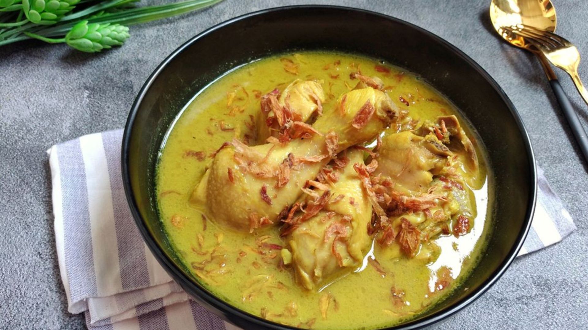 Resep Opor Ayam Khas Lebaran, Bikin Kebersamaan Semakin Menyenangkan