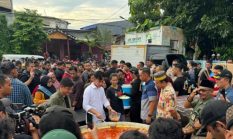 Wapres Gibran dan Chef Bobon Gelar Masak Besar, Bagikan Hidangan Berbuka untuk Warga