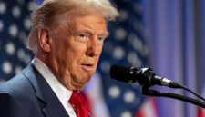 Donald Trump Tetapkan Tarif Impor AS untuk indonesia