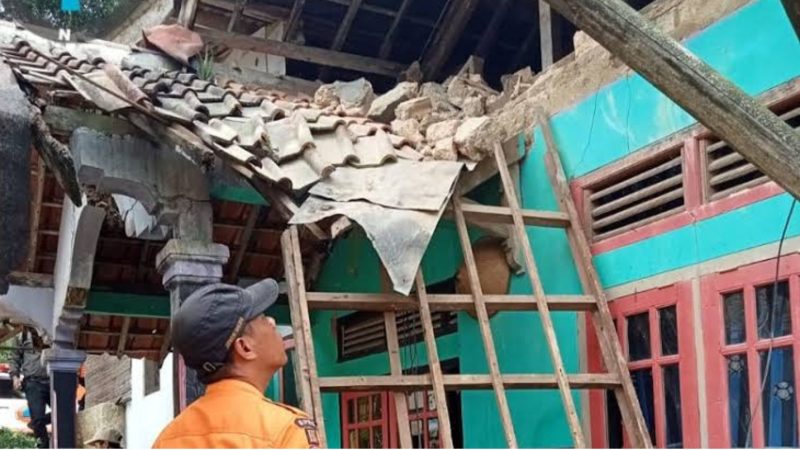 Bangunan di Bogor yang rusak akibat gempa (Dok. Ist)