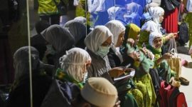 Jamaah umroh yang terlantar di bandara Changi (Dok. Ist)