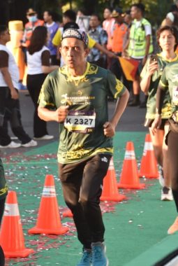Ribuan Pelari Tumpah Ruah Mengikuti Pergelaraan di Mangkunegaran Run Solo 2025