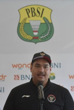 Menpora Dito Ariotedjo Dorong Indonesia Jadi Tuan Rumah Piala Sudirman 2027