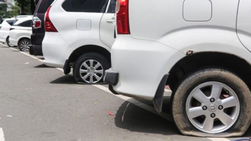Ban mobil yang dikempes (Dok. Ist)