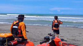 Proses pencarian korban tenggelam di Pantai Parangtritis (Dok. Ist)