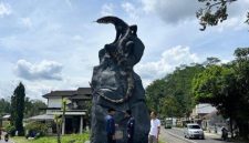 Patung Biawak Raksasa di Wonosobo Jadi Magnet Wisatawan