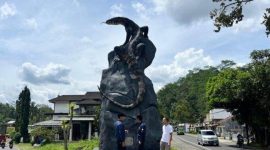 Patung Biawak Raksasa di Wonosobo Jadi Magnet Wisatawan