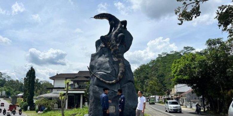 Patung Biawak Raksasa di Wonosobo Jadi Magnet Wisatawan