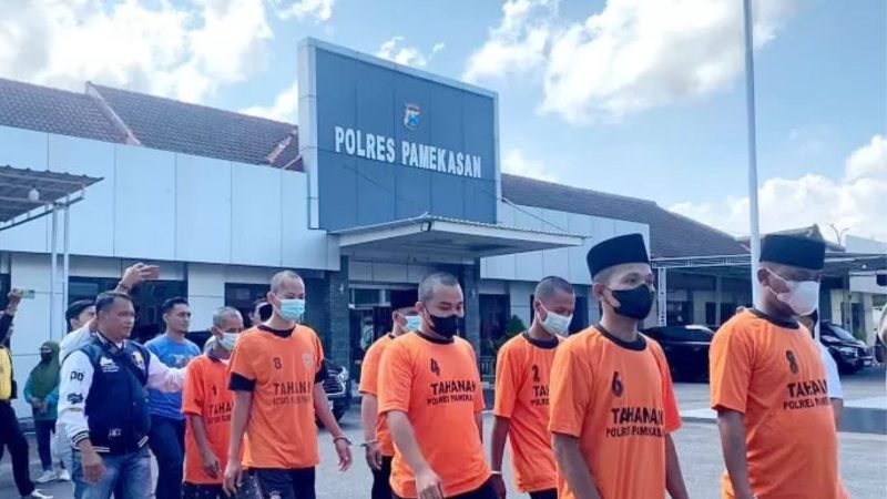 Pelaku pembuatan petasan (Dok. Ist)