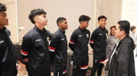 Netizen usul Belanda naturalisasi pemain Indonesia usai gagal lolos Piala Dunia U-17 2025, berbanding terbalik dengan sukses Garuda Muda.


