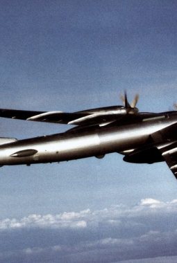 Rusia Berencana Ingin Menempatkan 2 Pesawat Pengebom Strategis di Bandara Biak, Kemhan: Tegas Bantah Laporan Itu
