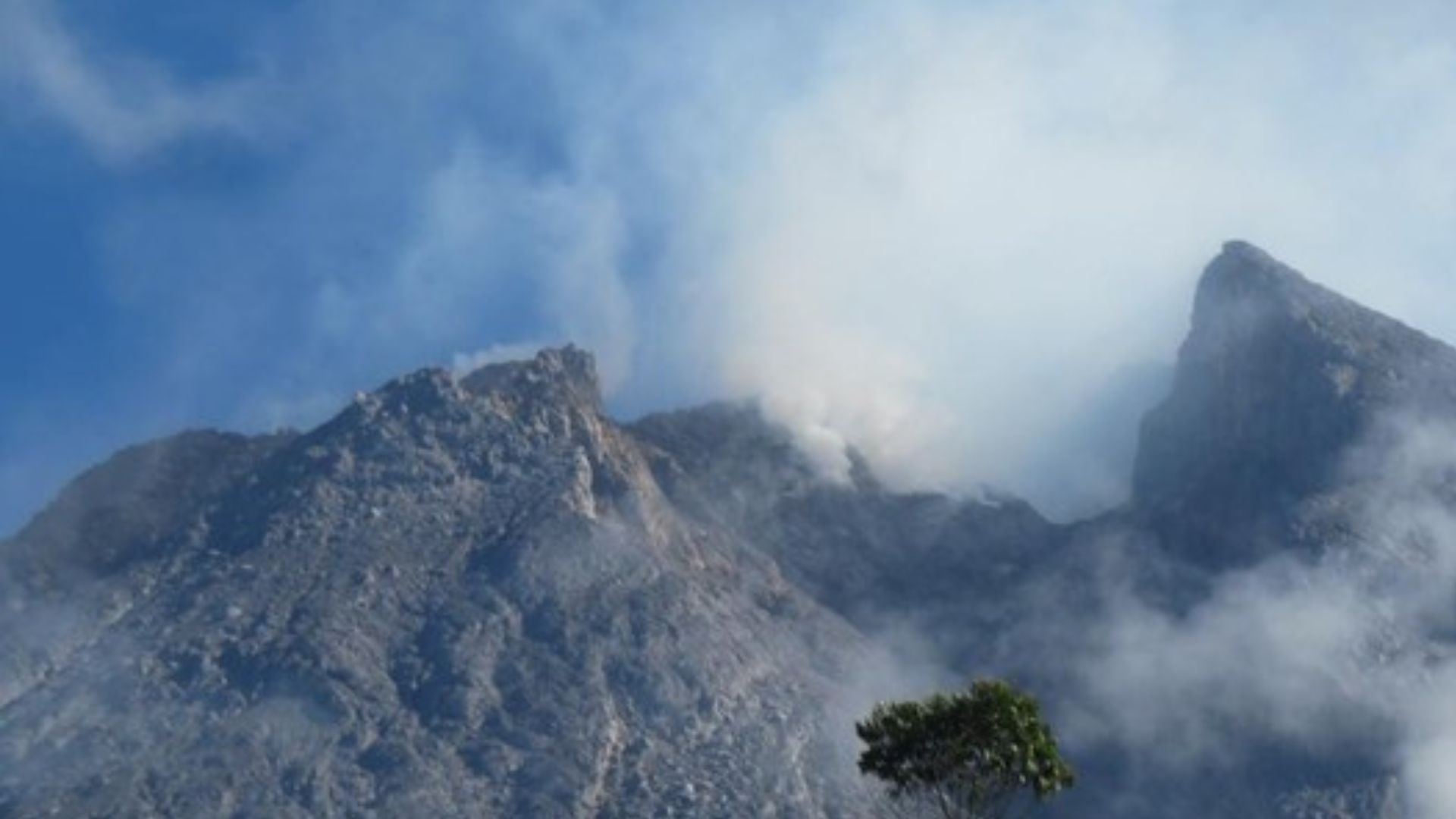 Petugas TNGM Amankan 20 Pendaki Ilegal di Gunung Merapi