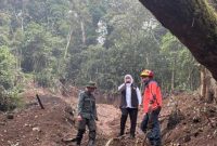 Pemprov Jatim saat meninjau longsor (Dok. Ist)
