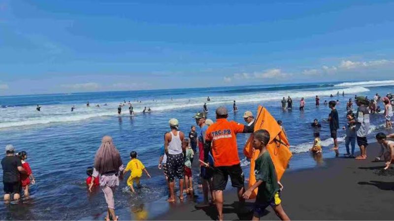 Proses evakuasi korban tenggelam (Dok. Ist)