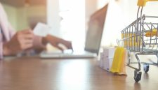Cara Menyesuaikan Pesan Persuasif agar Lebih Relevan dengan Kebutuhan Konsumen yang Sering Merasa Kekurangan Waktu