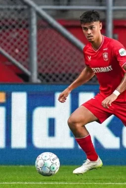 FC Twente Dipastikan akan Melepaskan Bek Timnas Indonesia di Musim Ini